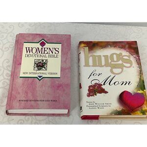 Womens Devotional Bible NIV & Hugs For Mom Book‎ Set